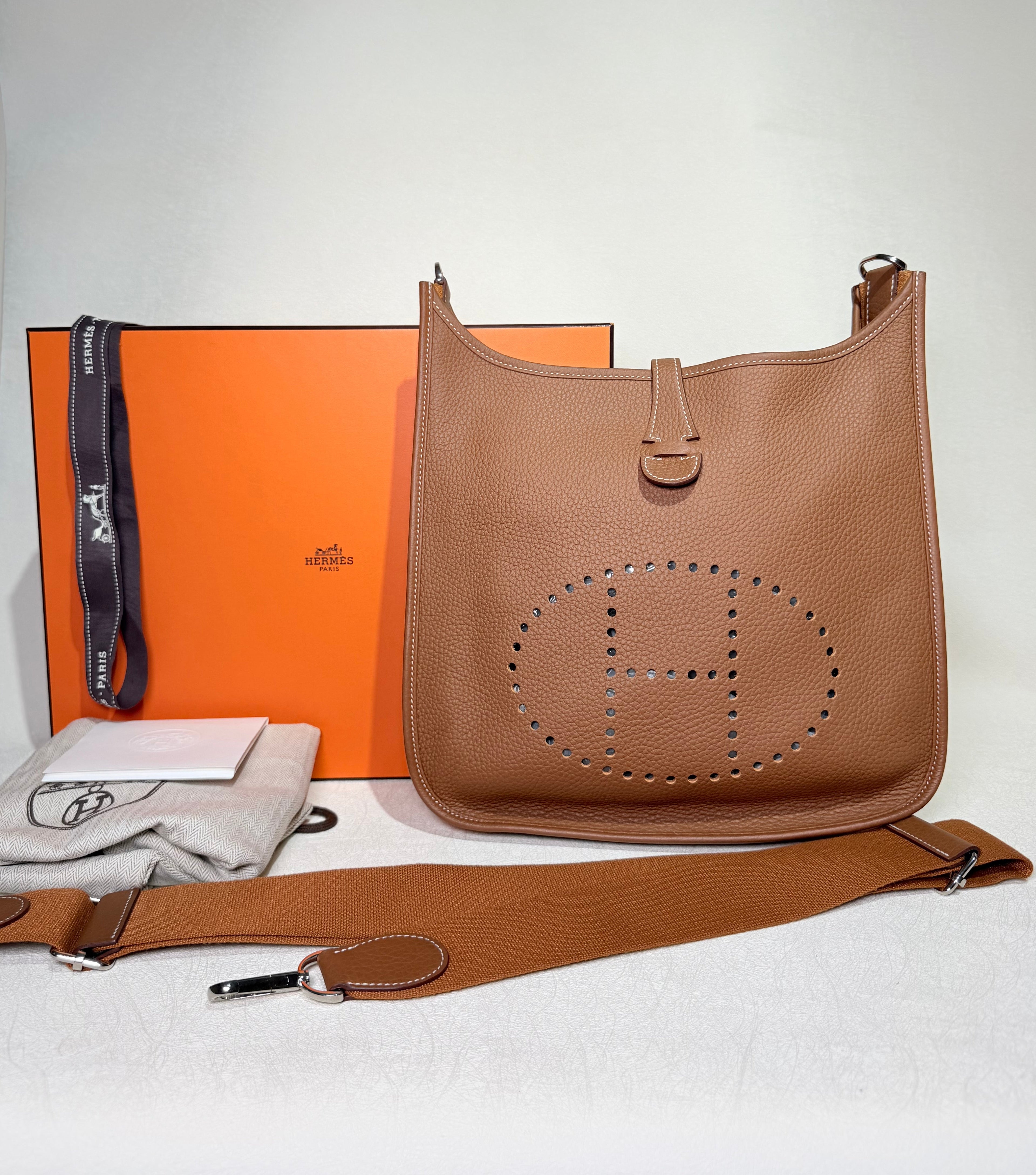 Hermès Evelyne PM Gold on Gold Hardware (Stamp W)