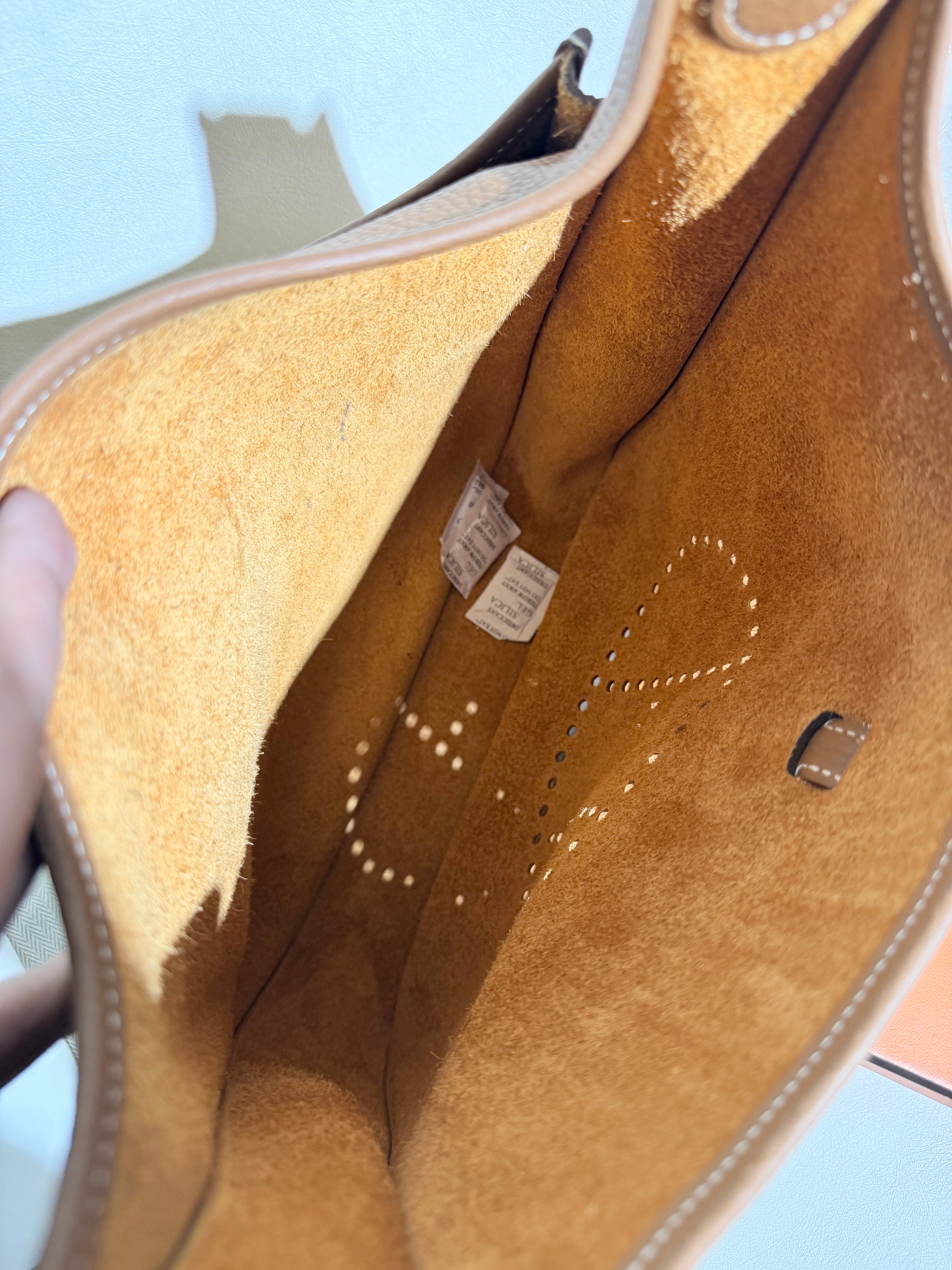 Hermès Evelyne PM Gold on Gold Hardware (Stamp W)