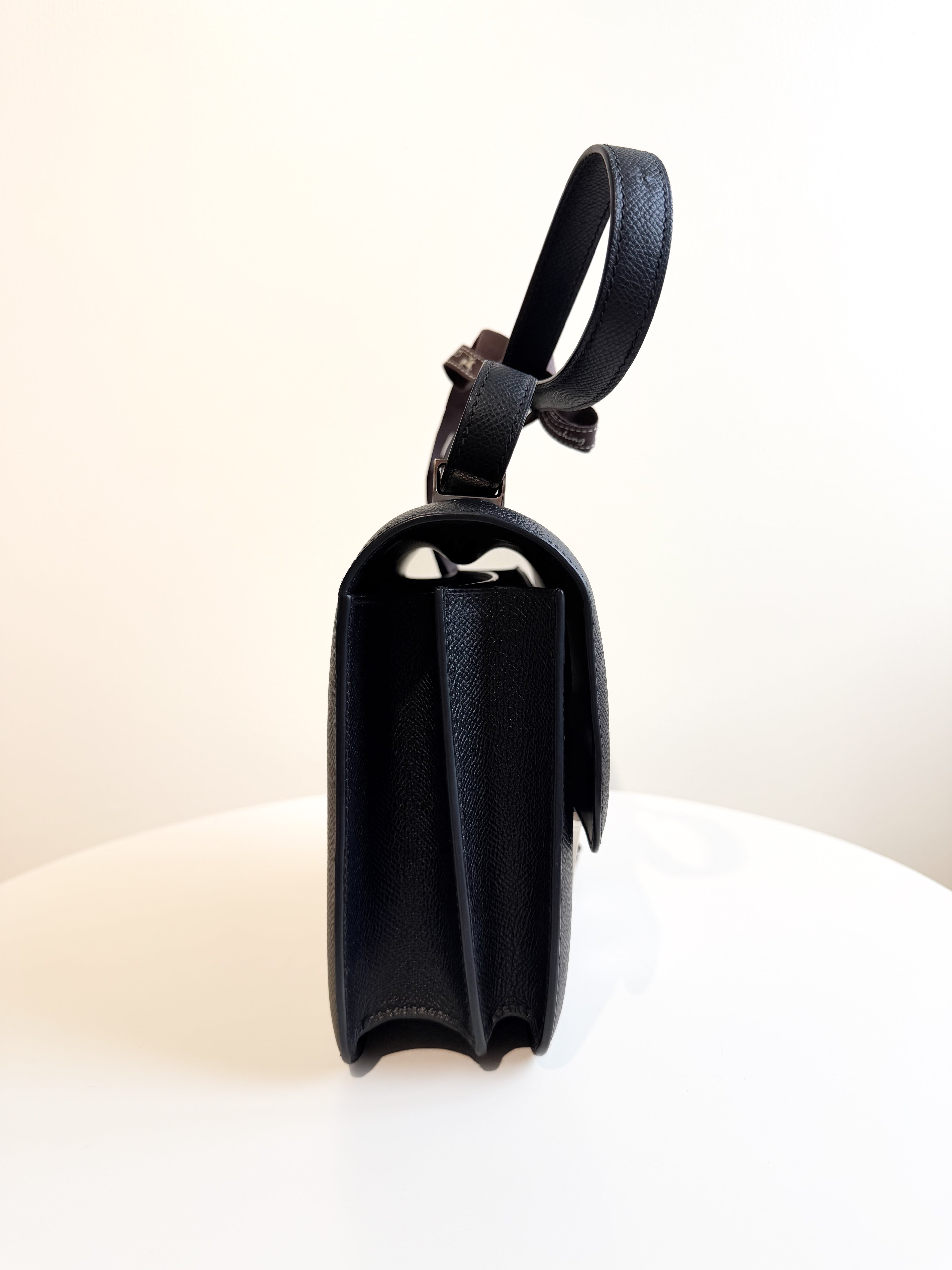 Hermès Constance 24 in Noir Palladium Hardware